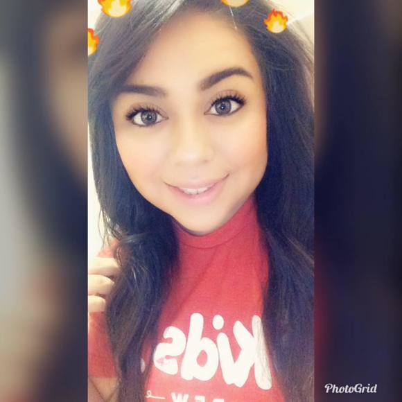 Meet your Posher, Dani - Picture 1 of 1